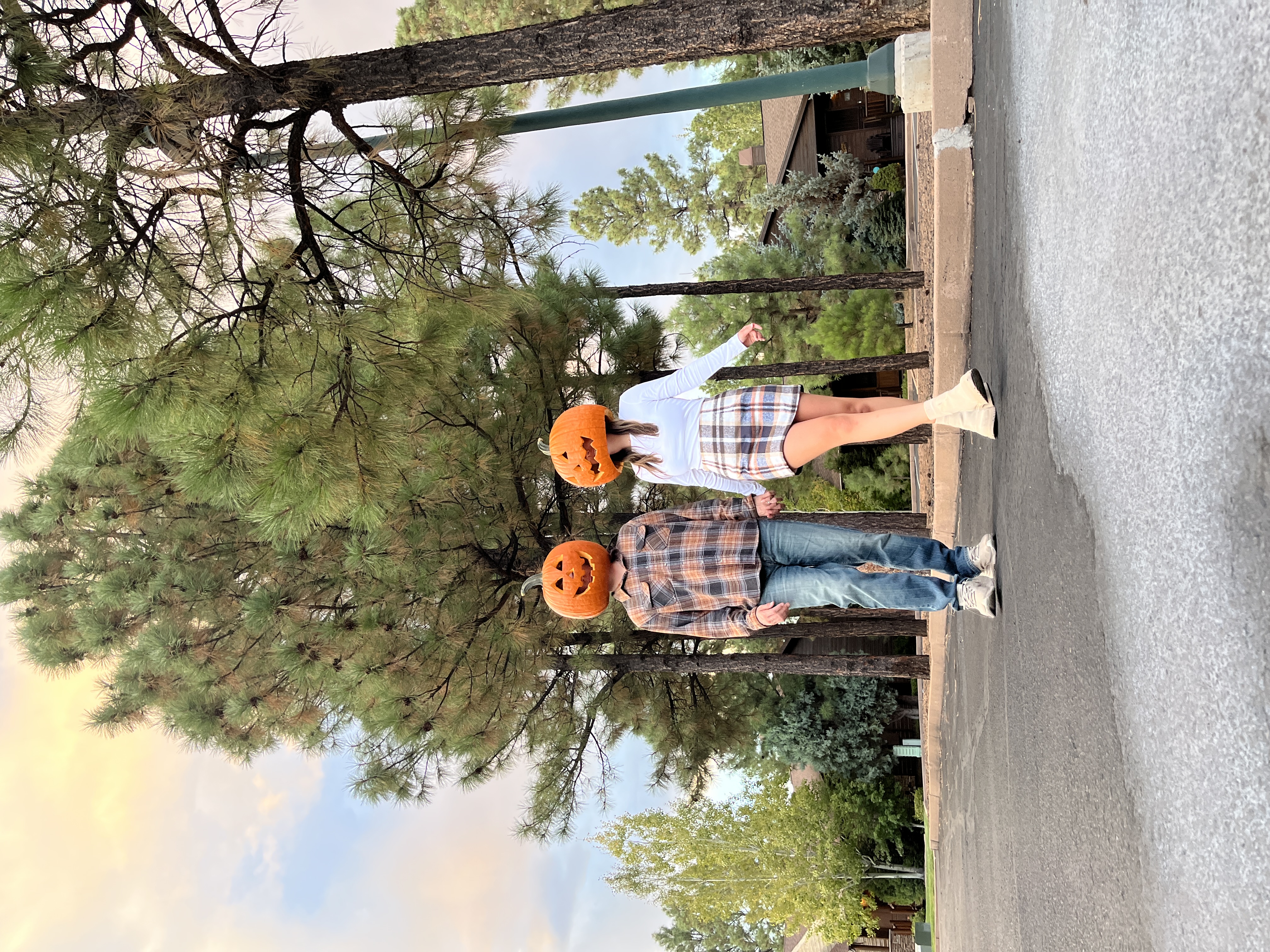 halloween couple photos