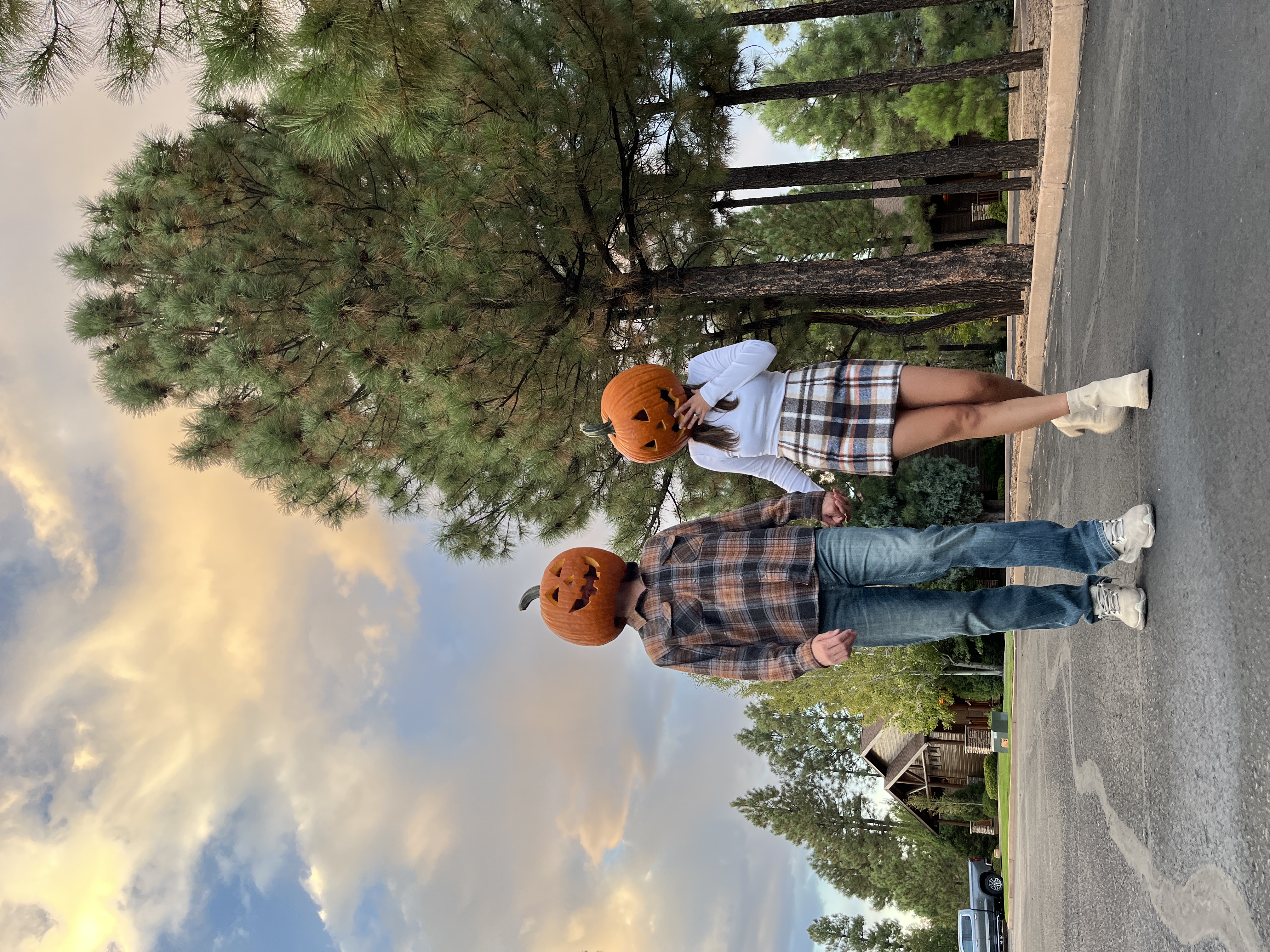 Unique Halloween Couple Photoshoot That Is Actually Fun